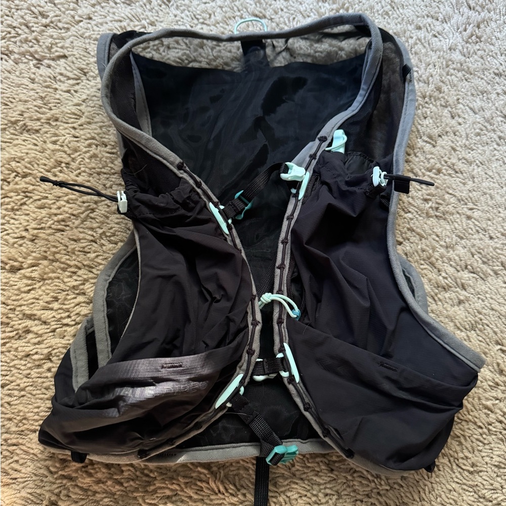 ULTIMATE DIRECTION RACE VEST 6.0 UNISEX SZ SMALL - Picture 3 of 10